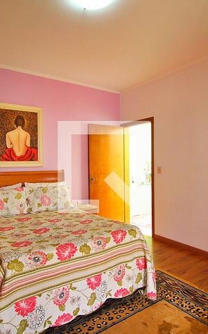 Casa à venda com 300m², 4 quartos e 6 vagasSuíte 1