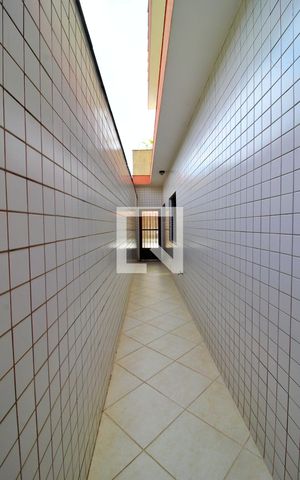 Casa à venda com 300m², 4 quartos e 6 vagasCorredor