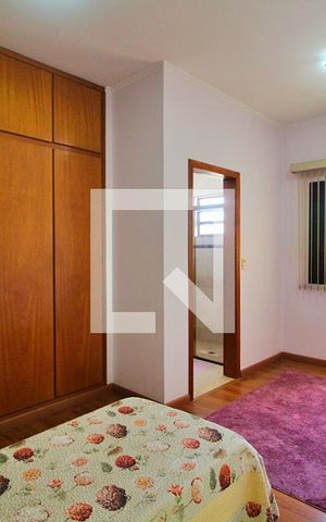 Casa à venda com 300m², 4 quartos e 6 vagasSuíte 2
