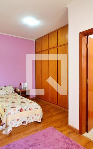 Casa à venda com 300m², 4 quartos e 6 vagasSuíte 2