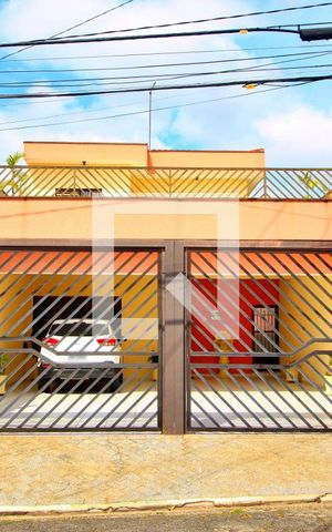 Casa à venda com 300m², 4 quartos e 6 vagasFachada