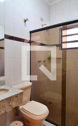 Casa à venda com 300m², 4 quartos e 6 vagasBanheiro da Suíte 3
