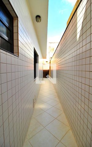 Casa à venda com 300m², 4 quartos e 6 vagasCorredor