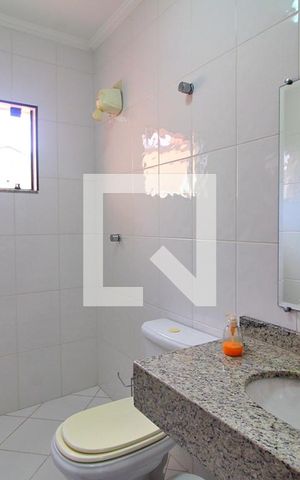 Casa à venda com 300m², 4 quartos e 6 vagasBanheiro do Escritório