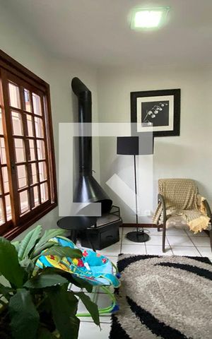 Casa à venda com 230m², 4 quartos e 2 vagasLareira
