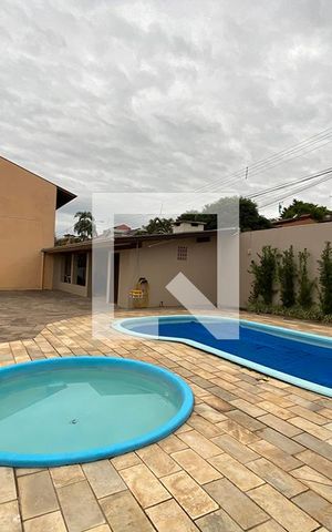 Casa à venda com 230m², 4 quartos e 2 vagasPiscina
