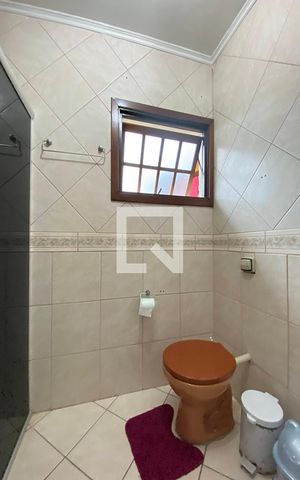 Casa à venda com 230m², 4 quartos e 2 vagasBanheiro 2