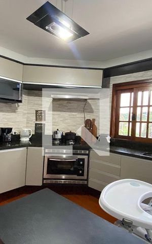 Casa à venda com 230m², 4 quartos e 2 vagasCozinha