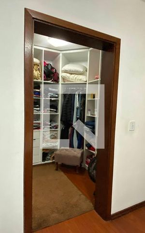 Casa à venda com 230m², 4 quartos e 2 vagasCloset do Quarto 1 - Suíte