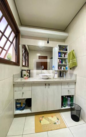 Casa à venda com 230m², 4 quartos e 2 vagasBanheiro do Quarto 1 - Suíte