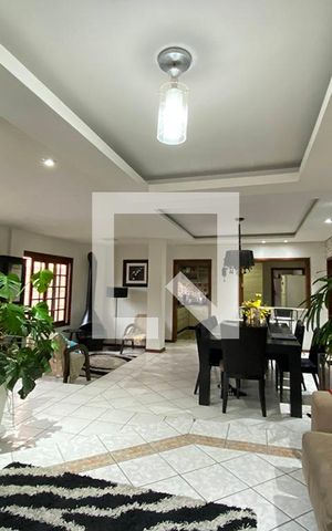 Casa à venda com 230m², 4 quartos e 2 vagasSala de Estar 1