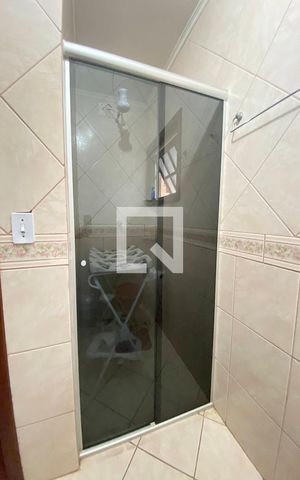 Casa à venda com 230m², 4 quartos e 2 vagasBox do Banheiro 2