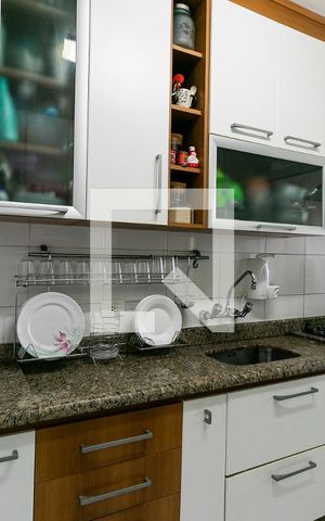 Apartamento à venda com 82m², 3 quartos e 2 vagasCozinha