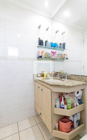 Apartamento à venda com 82m², 3 quartos e 2 vagasBanheiro da Suíte 2
