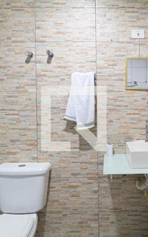 Casa à venda com 180m², 3 quartos e 4 vagas Casa à venda com 180m², 3 quartos e 4 vagasBanheiro 1