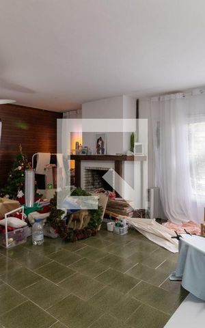 Casa à venda com 350m², 5 quartos e 4 vagasSala
