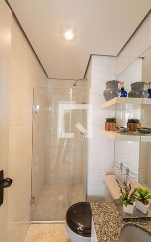 Apartamento à venda com 58m², 2 quartos e 1 vaga Apartamento à venda com 58m², 2 quartos e 1 vagaBanheiro Social
