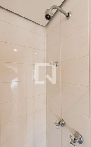 Apartamento à venda com 58m², 2 quartos e 1 vaga Apartamento à venda com 58m², 2 quartos e 1 vagaBanheiro Social