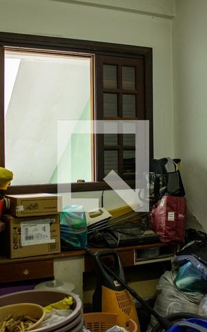 Casa à venda com 202m², 4 quartos e 3 vagas Casa à venda com 202m², 4 quartos e 3 vagasÁrea de Serviço - Quarto