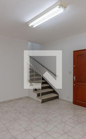 Casa para alugar com 170m², 4 quartos e 4 vagas Casa para alugar com 170m², 4 quartos e 4 vagasSala