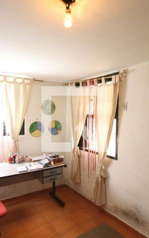Casa à venda com 600m², 4 quartos e 2 vagasQuarto Casa 2
