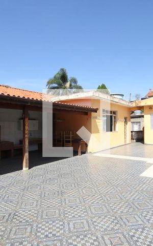 Casa à venda com 600m², 4 quartos e 2 vagasChurrasqueira