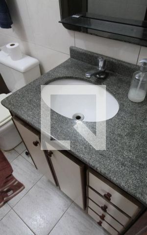 Casa à venda com 600m², 4 quartos e 2 vagasBanheiro