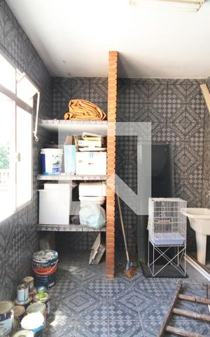Casa à venda com 600m², 4 quartos e 2 vagasQuarto Quintal