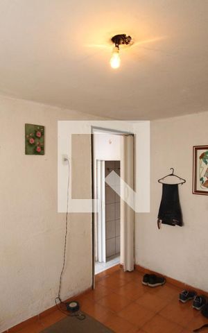 Casa à venda com 600m², 4 quartos e 2 vagasQuarto Casa 2