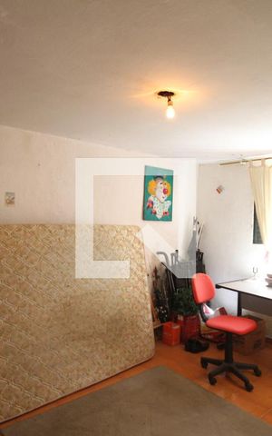 Casa à venda com 600m², 4 quartos e 2 vagasQuarto Casa 2