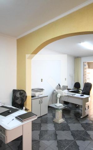 Casa à venda com 600m², 4 quartos e 2 vagasSala