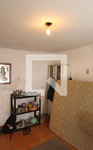Casa à venda com 600m², 4 quartos e 2 vagasQuarto Casa 2