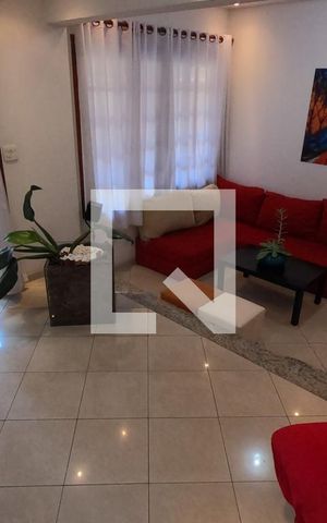 Casa de condomínio para alugar com 395m², 4 quartos e 6 vagas Casa de condomínio para alugar com 395m², 4 quartos e 6 vagasSala