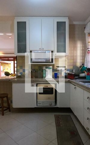Casa de condomínio para alugar com 395m², 4 quartos e 6 vagas Casa de condomínio para alugar com 395m², 4 quartos e 6 vagasCozinha