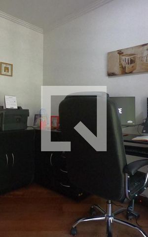 Casa de condomínio para alugar com 395m², 4 quartos e 6 vagas Casa de condomínio para alugar com 395m², 4 quartos e 6 vagasEscritório