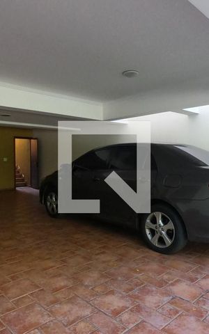 Casa de condomínio para alugar com 395m², 4 quartos e 6 vagas Casa de condomínio para alugar com 395m², 4 quartos e 6 vagasGaragem