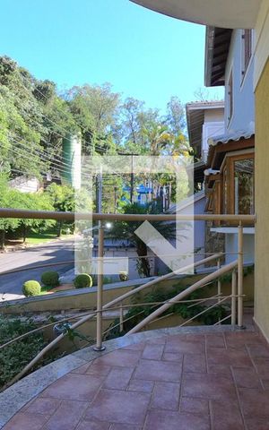 Casa de condomínio para alugar com 395m², 4 quartos e 6 vagas Casa de condomínio para alugar com 395m², 4 quartos e 6 vagasVaranda da Sala