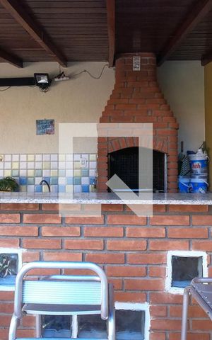 Casa de condomínio para alugar com 395m², 4 quartos e 6 vagas Casa de condomínio para alugar com 395m², 4 quartos e 6 vagasChurrasqueira