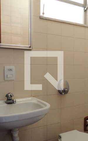 Casa à venda com 382m², 9 quartos e 3 vagasBanheiro Social -  Casa 2