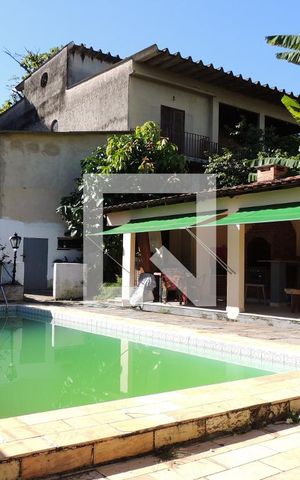 Casa à venda com 382m², 9 quartos e 3 vagasPiscina