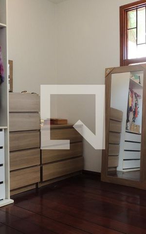 Casa à venda com 382m², 9 quartos e 3 vagasQuarto 1 - Casa 2