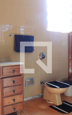 Casa à venda com 382m², 9 quartos e 3 vagasBanheiro social - Casa 1