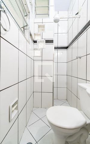Casa à venda com 200m², 6 quartos e 2 vagas Casa à venda com 200m², 6 quartos e 2 vagasbanheiro Kitnet 1