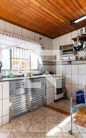 Casa à venda com 200m², 6 quartos e 2 vagas Casa à venda com 200m², 6 quartos e 2 vagasCozinha