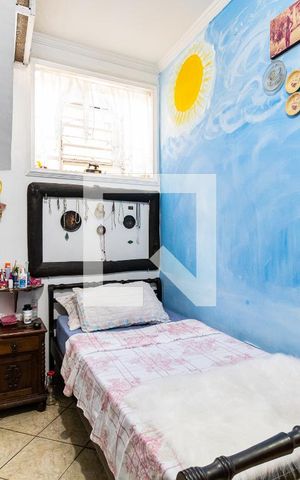 Casa à venda com 200m², 6 quartos e 2 vagas Casa à venda com 200m², 6 quartos e 2 vagasQuarto