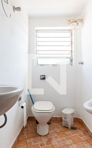 Casa à venda com 200m², 6 quartos e 2 vagas Casa à venda com 200m², 6 quartos e 2 vagasBanheiro do Espaço gourmet