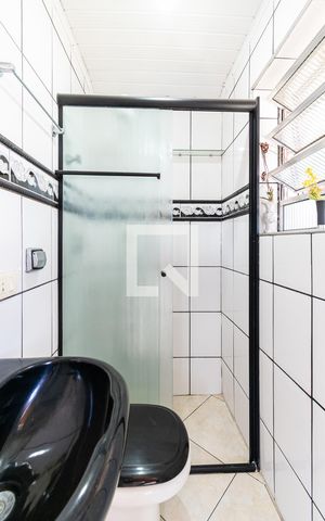 Casa à venda com 200m², 6 quartos e 2 vagas Casa à venda com 200m², 6 quartos e 2 vagasBanheiro da Suíte externa
