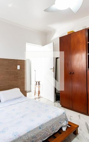 Casa à venda com 200m², 6 quartos e 2 vagas Casa à venda com 200m², 6 quartos e 2 vagasQuarto Kitnet 3