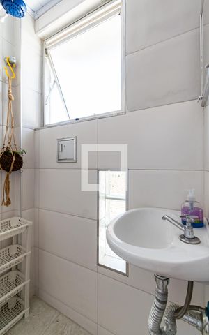 Casa à venda com 200m², 6 quartos e 2 vagas Casa à venda com 200m², 6 quartos e 2 vagasbanheiro do studio