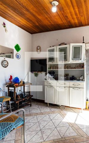 Casa à venda com 200m², 6 quartos e 2 vagas Casa à venda com 200m², 6 quartos e 2 vagasCozinha